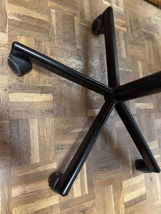 Silla de oficina negra