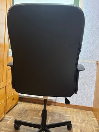Silla de oficina negra