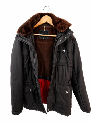 Parka Cortefiel invierno marrón y negra
