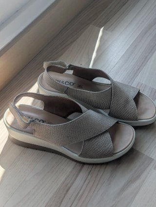 Sandalias Igi&Co Beige y Doradas