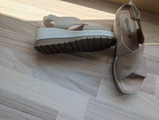 Sandalias Igi&Co Beige y Doradas