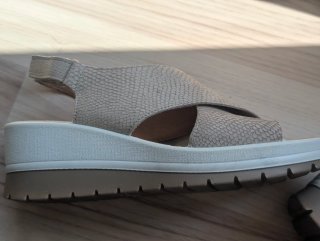 Sandalias Igi&Co Beige y Doradas