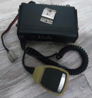 Emisora Yaesu VX2000