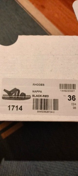 Sandalias de tiras mujer negras y fucsia