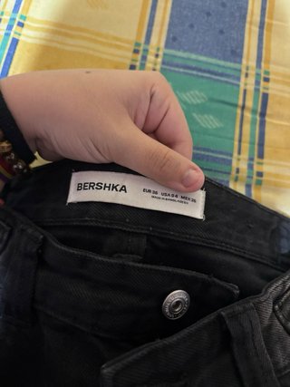 Pantalón negro Bershka