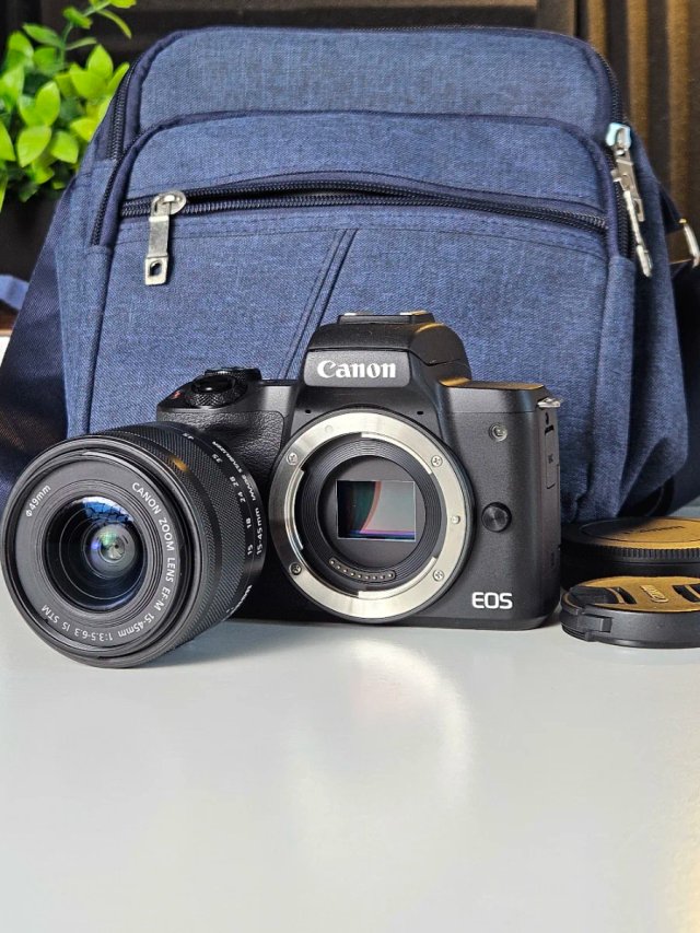 Canon EOS M50 + Canon 15 45 mm