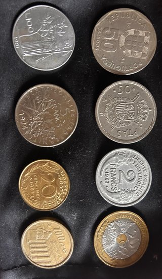 Lote de 8 monedas antiguas: Portugal, Francia, Esp