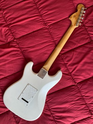 Squier Stratocaster Affinity 70s Blanca