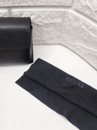 Gafas de sol Guess doradas y plateadas