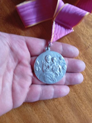 Medalla religiosa antigua grande