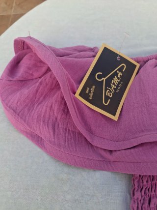 Blusa T U. Con etiquetas. Medidas en descripción