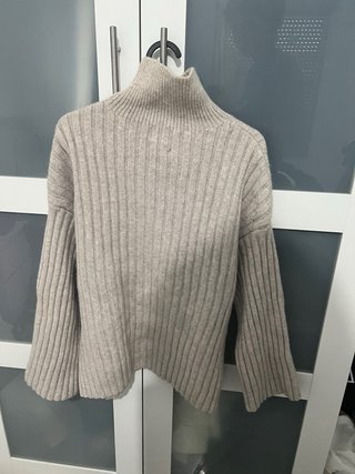 Jersey H&M Lana Beige Cuello Alto