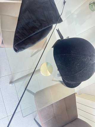 Casco de hípica negro