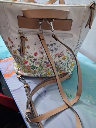 Mochila mujer flores y libélulas