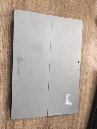 Microsoft Surface 1631 pantalla rota