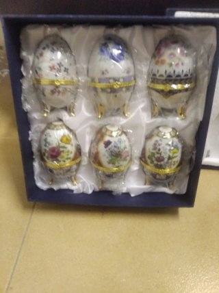 Scatola per 6 uova di Pasqua in porcellana decorate