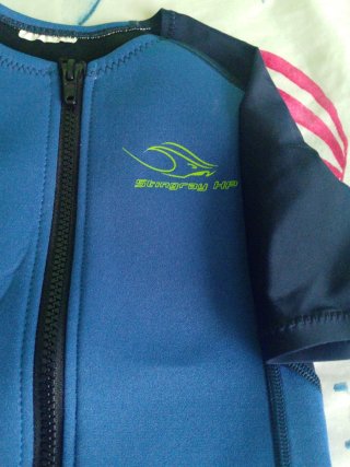 Buzo piscina neopreno 8 años