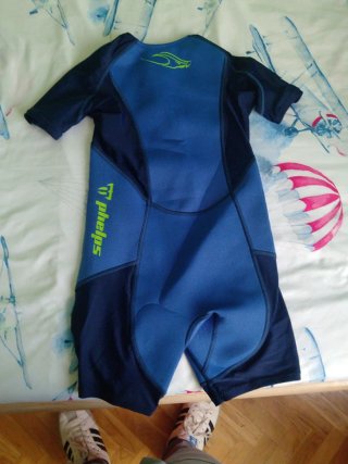 Buzo piscina neopreno 8 años