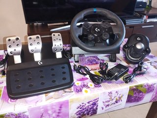 Logitech G923 SE Volante y Pedales