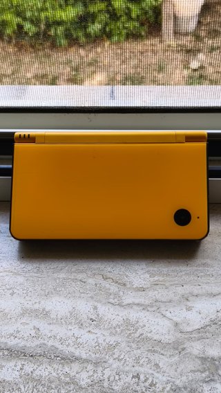 Nintendo DSI XL Giallo - Non Funzionante
