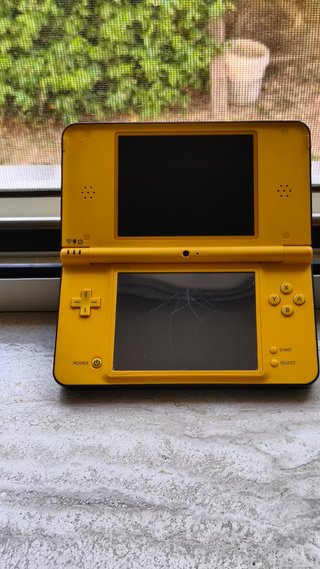 Nintendo DSI XL Giallo - Non Funzionante
