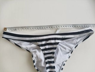 Bañador Tanga Hombre DESMIIT Rayas Blanco y Negro