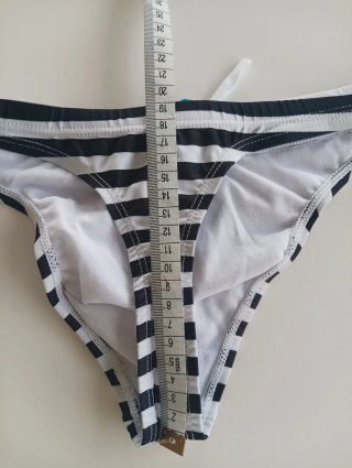 Bañador Tanga Hombre DESMIIT Rayas Blanco y Negro