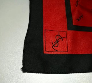 Pañuelo Grande 100% seda Yves Saint Laurent