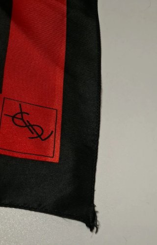 Pañuelo Grande 100% seda Yves Saint Laurent