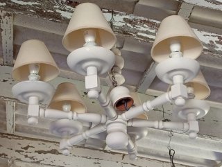 Lámpara de madera estilo rústico
