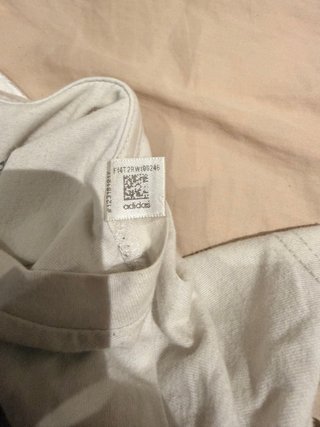 Camiseta Adidas Blanca Logo Rosa. Talla L niños