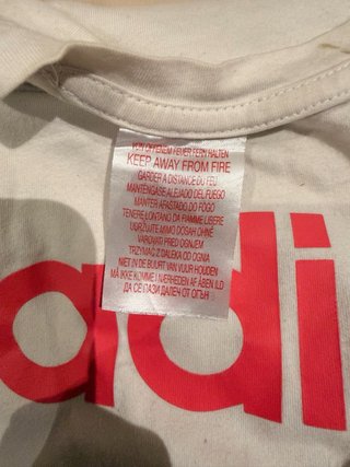 Camiseta Adidas Blanca Logo Rosa. Talla L niños