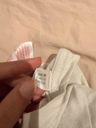 Camiseta Adidas Blanca Logo Rosa. Talla L niños