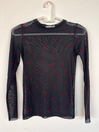 Camiseta tul transparente corazones Stradivarius