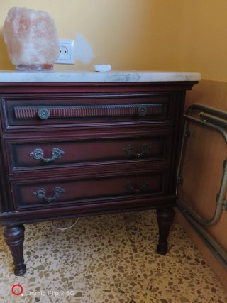 Mueble tocador antiguo con espejo
