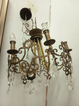Lámpara de araña vintage dorada