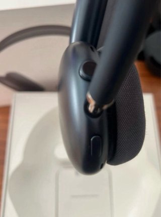 Apple AirPods Max Space Gray