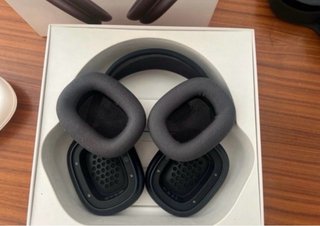 Apple AirPods Max Space Gray