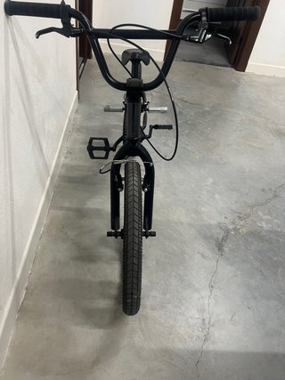 Bicicleta BMX Negra
