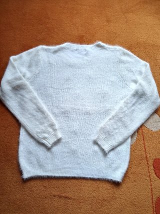 Jersey blanco con pedrería