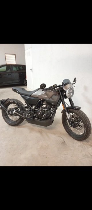 Brixton Crossfire 125cc con 2000km!!!!