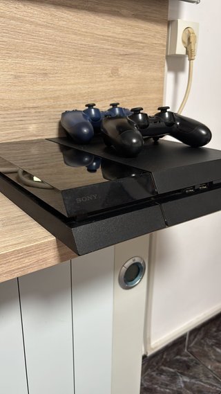 PS4 + 2 Mandos + Juegos
