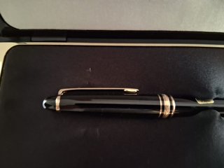 Bolígrafo Montblanc Negro y Dorado