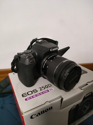 Canon EOS 250D + Accesorios