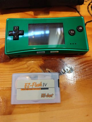 Pack Game Boy Micro Verde + Accesorios