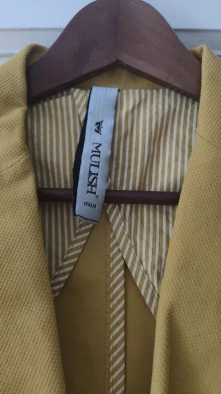 Americana amarilla elegante de diseño sin usar