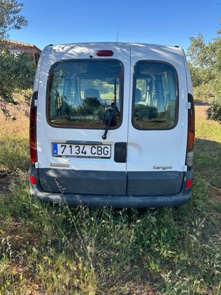 Renault kangoo 2003 GRIPADA NECESITA MOTOR