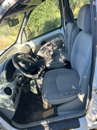 Renault kangoo 2003 GRIPADA NECESITA MOTOR