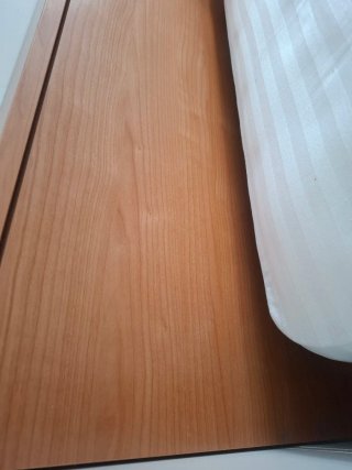 Cabecero y mesillas de noche