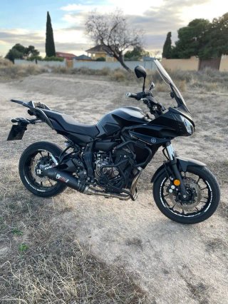 Yamaha Tracer 700 Negra